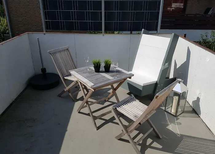Geele Hus 1 *